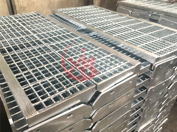 钢梯踏步钢格板